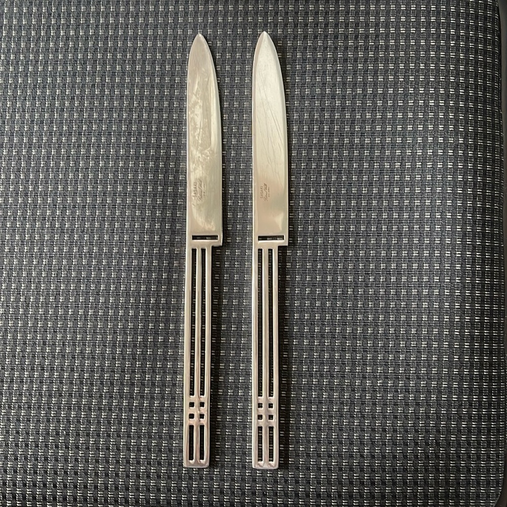 Sasaki Windows Dinner Knives  x 2  New Vicente Wolf design